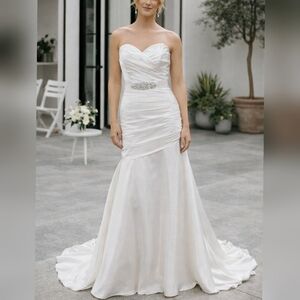 Kathy Ireland for 2 Be White Fit n' Flare Sweetheart Satin Wedding Dress sz 10